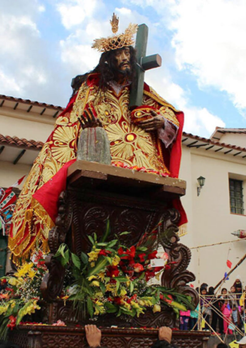 Fiesta-patronal-símbolo-de-poder